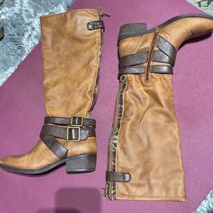 Tan Brown saddle boots size 7 full zipper along back with patterned stitching